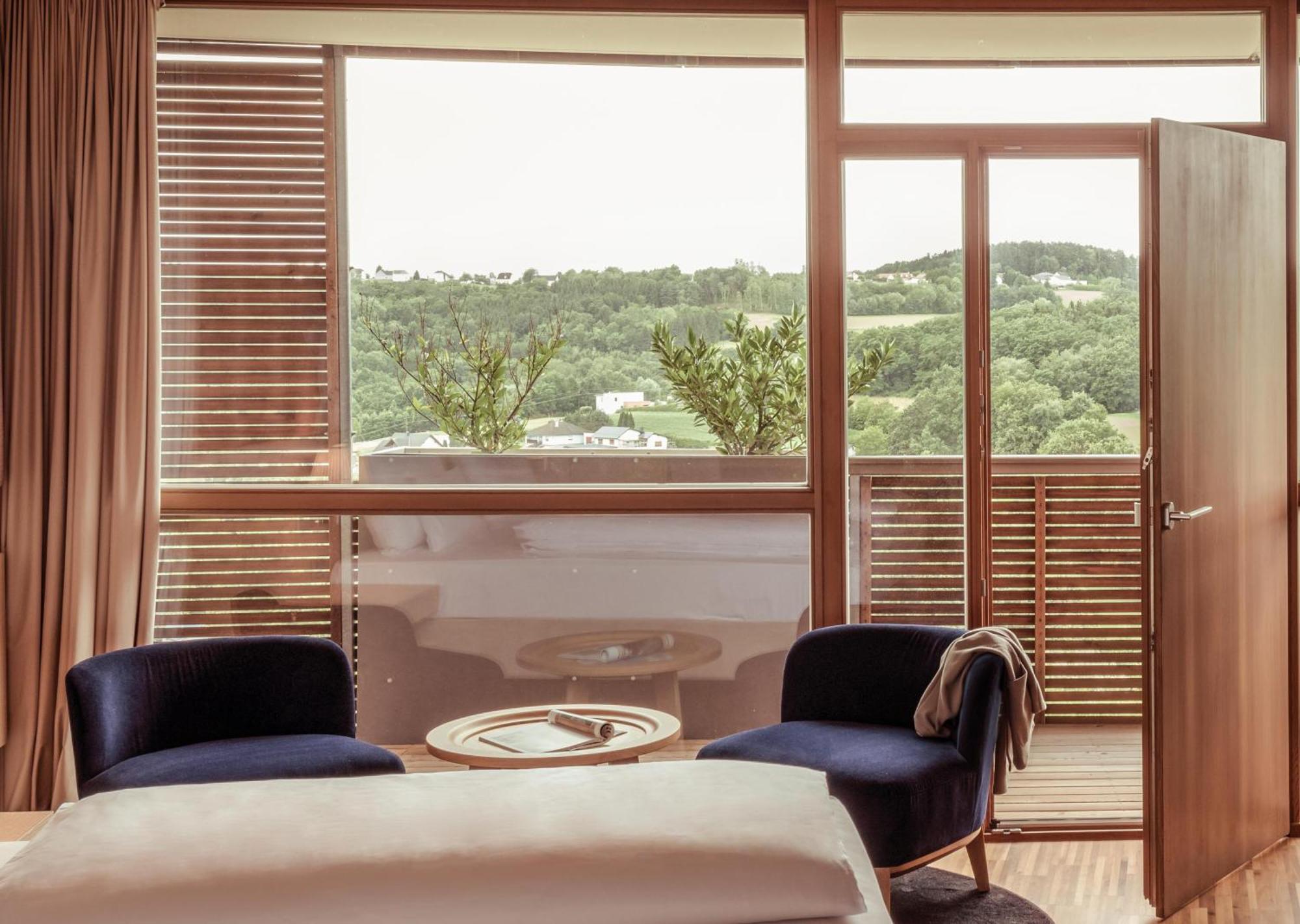 Falkensteiner Balance Resort Stegersbach - Adults Only Oda fotoğraf A room at the hotel