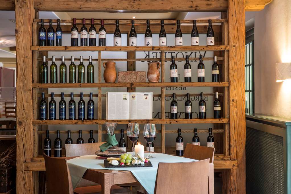 Falkensteiner Balance Resort Stegersbach - Adults Only İç mekan fotoğraf Wine tasting at the winery